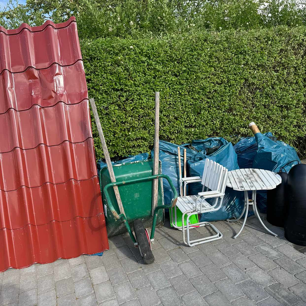 image of Trädgårdsavfall och div. - Bro