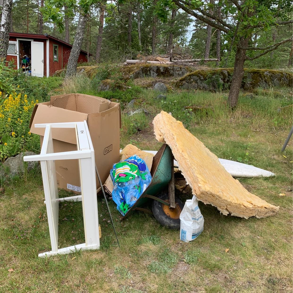 image of Kasta skottsäkra, bord mm - Värmdö
