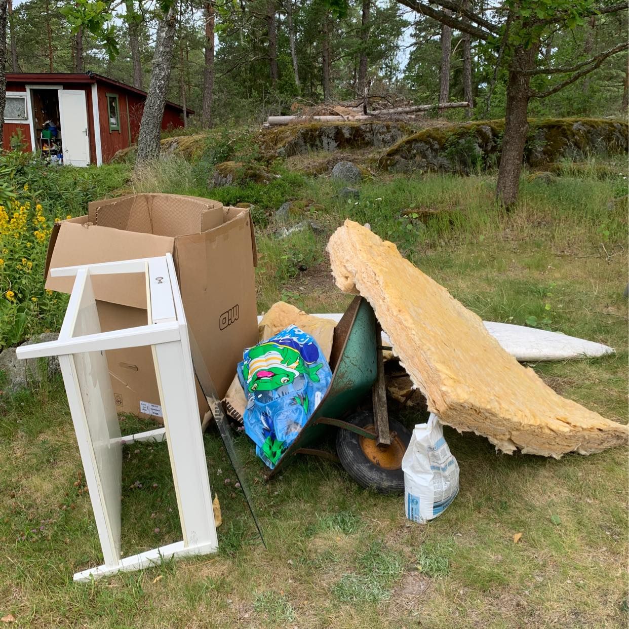 image of Kasta skottsäkra, bord mm - Värmdö