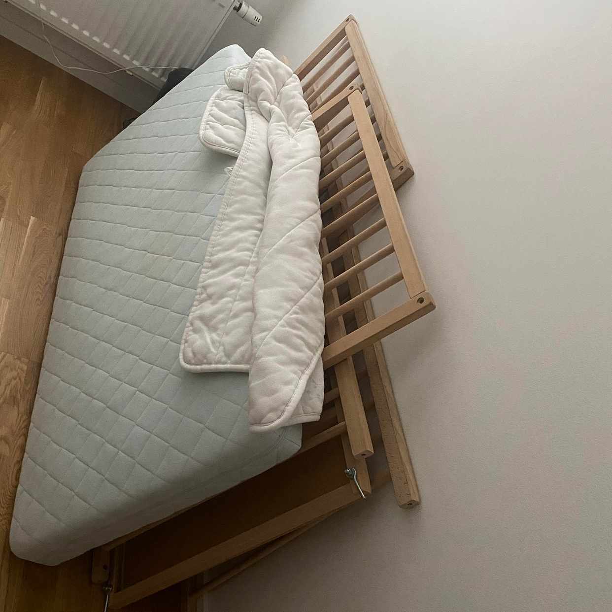 image of Spjälsäng och barnvagn - Bandhagen