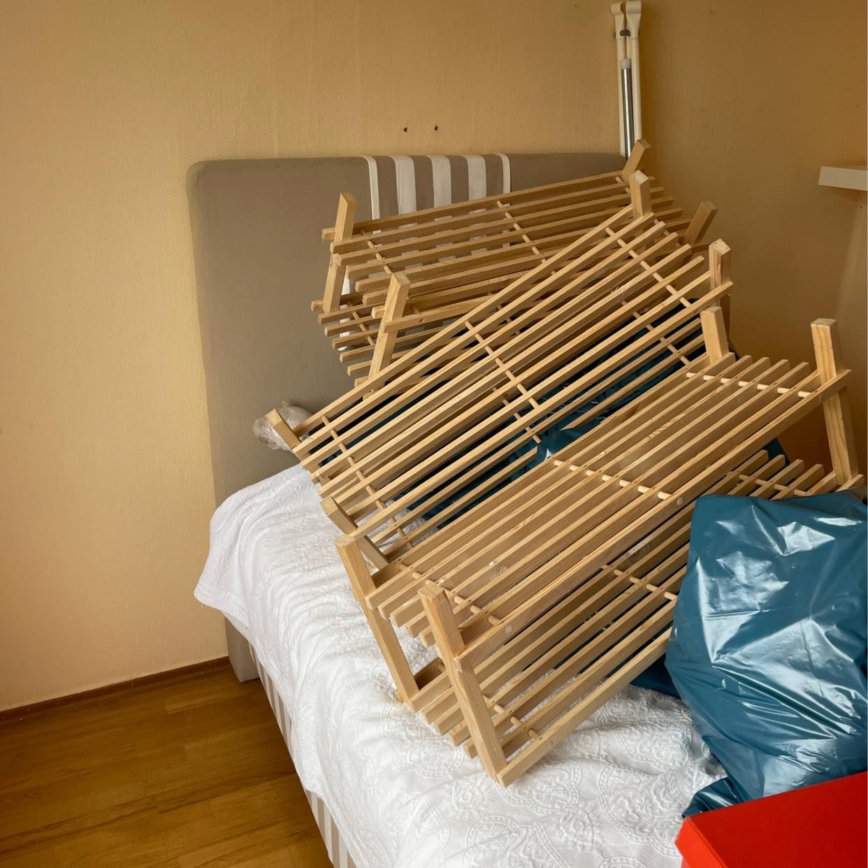 image of Throwing away things - Täby