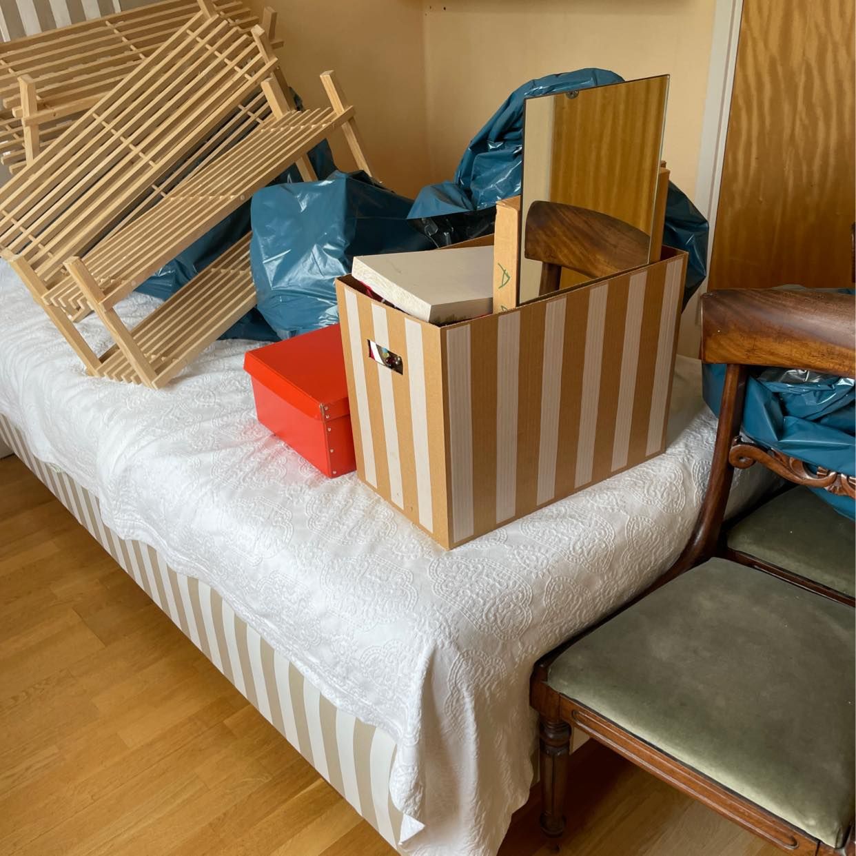 image of Throwing away things - Täby
