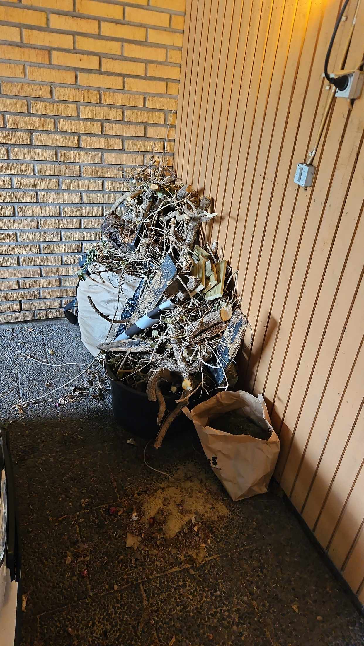 image of Lite trädgårdsavfall - Åkarp