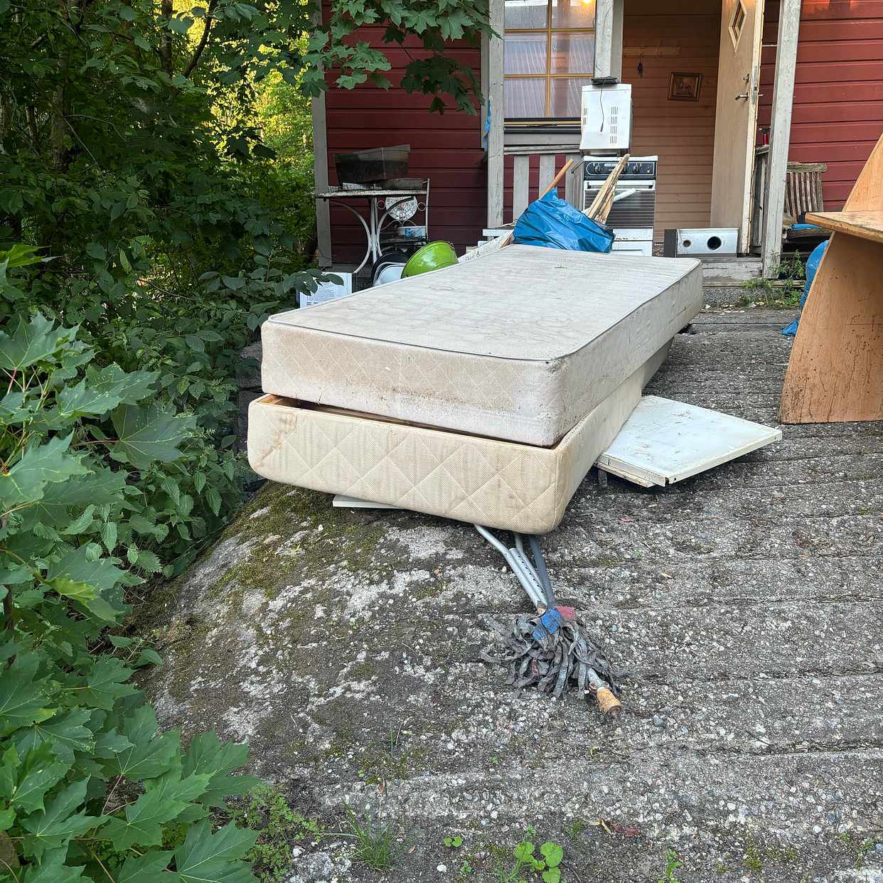 image of Hämta slänga bortskänkes - Eskilstuna