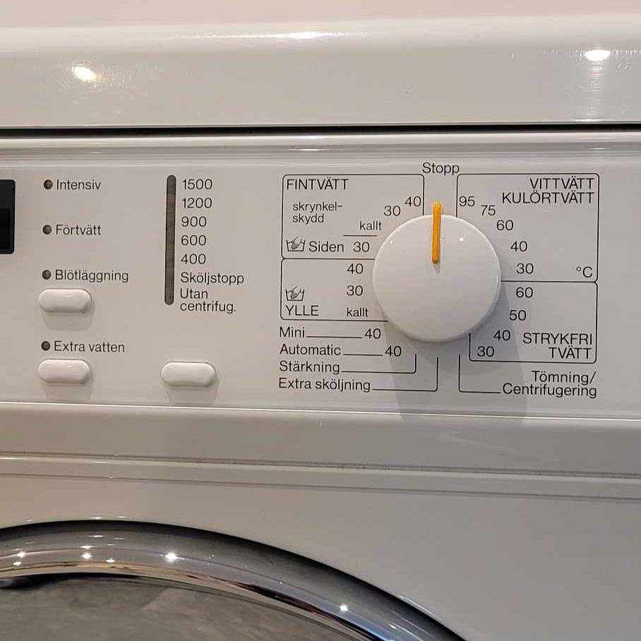 image of Miele Tvättmaskin W 2243 - 