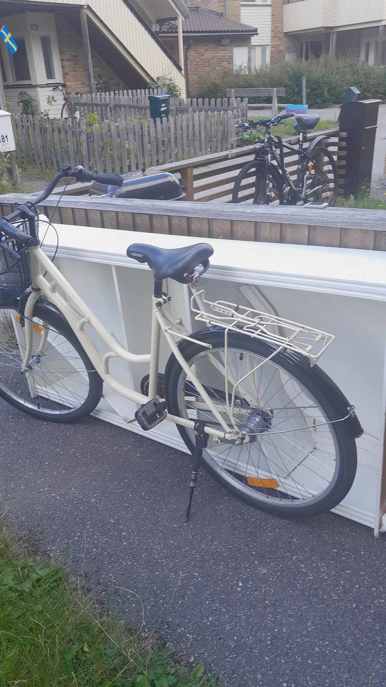 image of Slänger på återvinningen - Västerhaninge