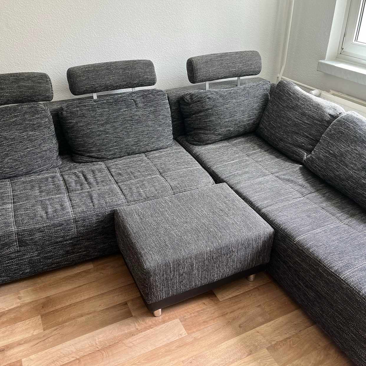 image of L-shaped sofa - Marzahn-Hellersdorf
