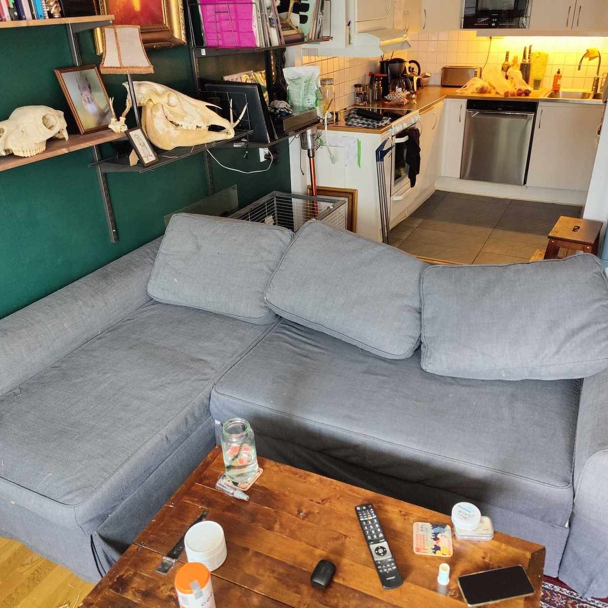 image of Grå soffa - Handen