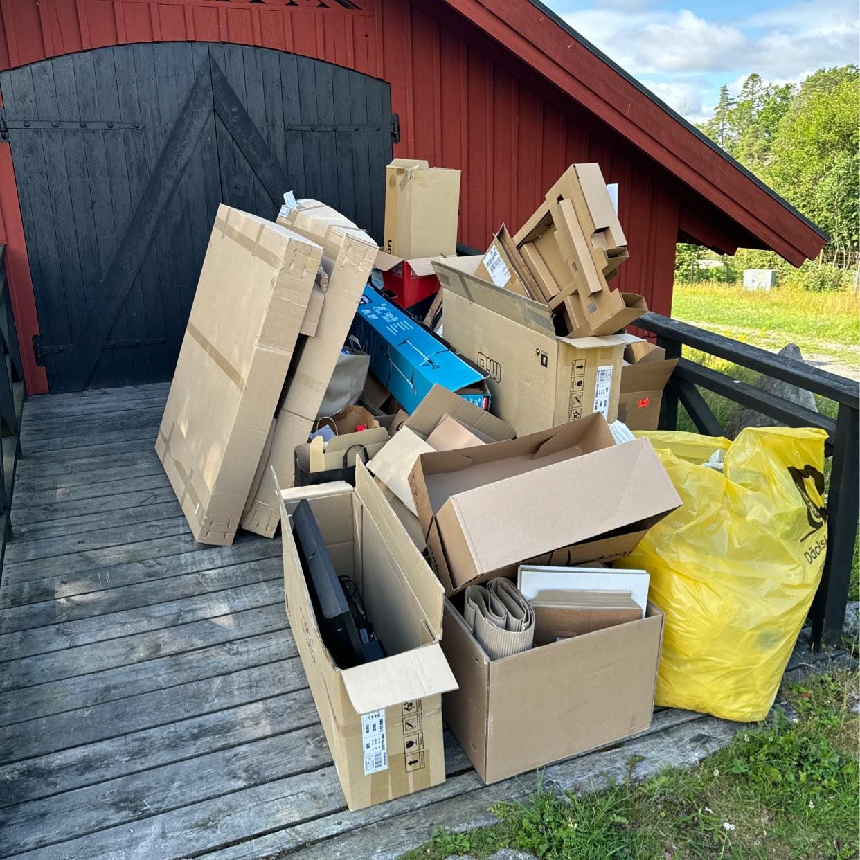 image of Kartonger, plast, elavfal - Rådmansö