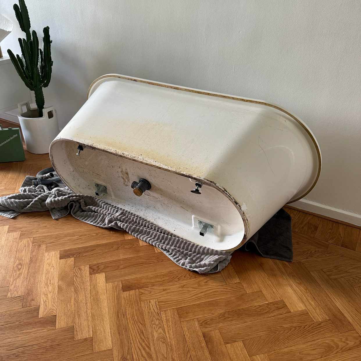 image of Slänga gammalt badkar. - Malmö