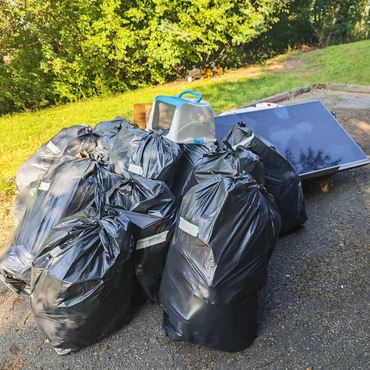 image of Sorterat avfall + TV - Huddinge