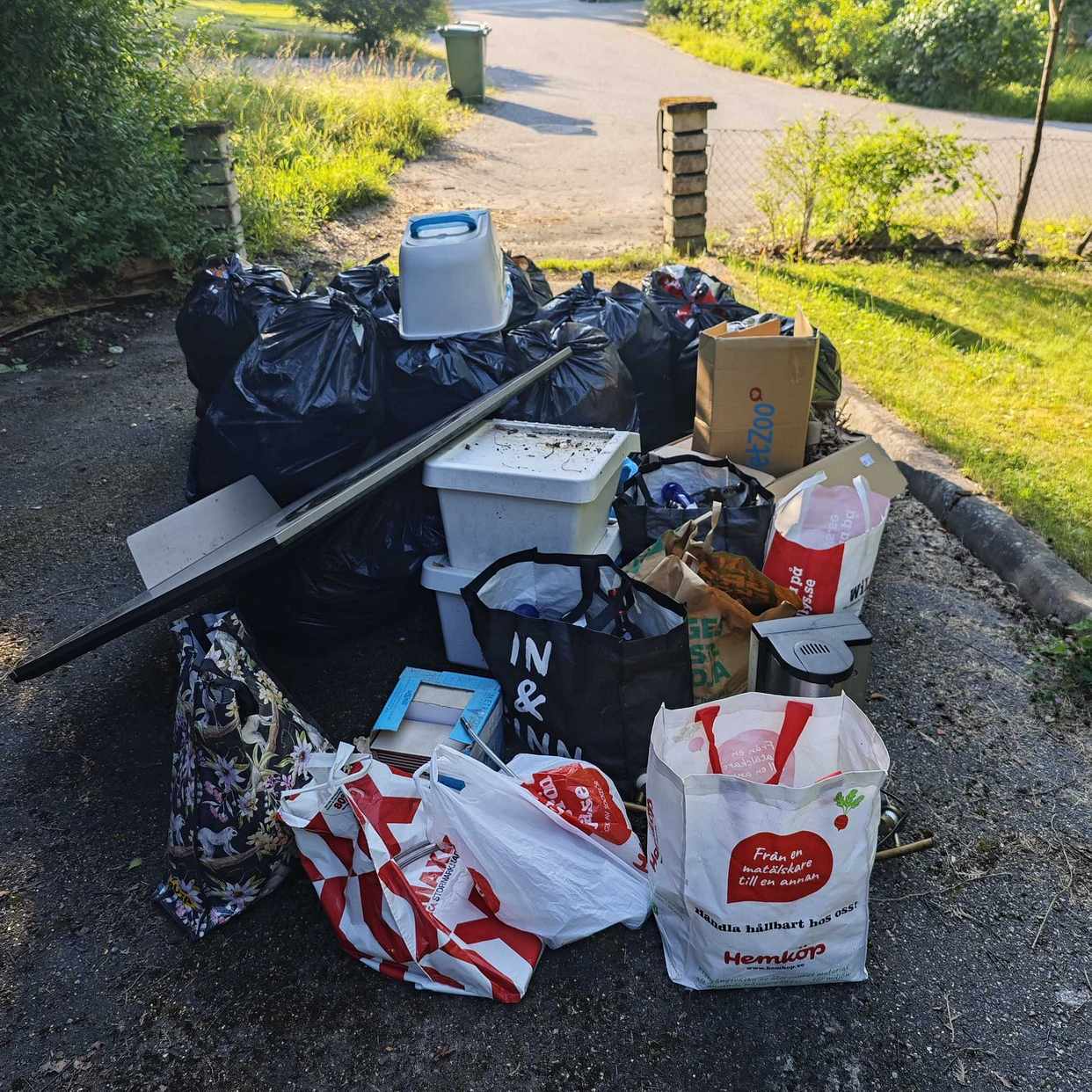 image of Sorterat avfall + TV - Huddinge