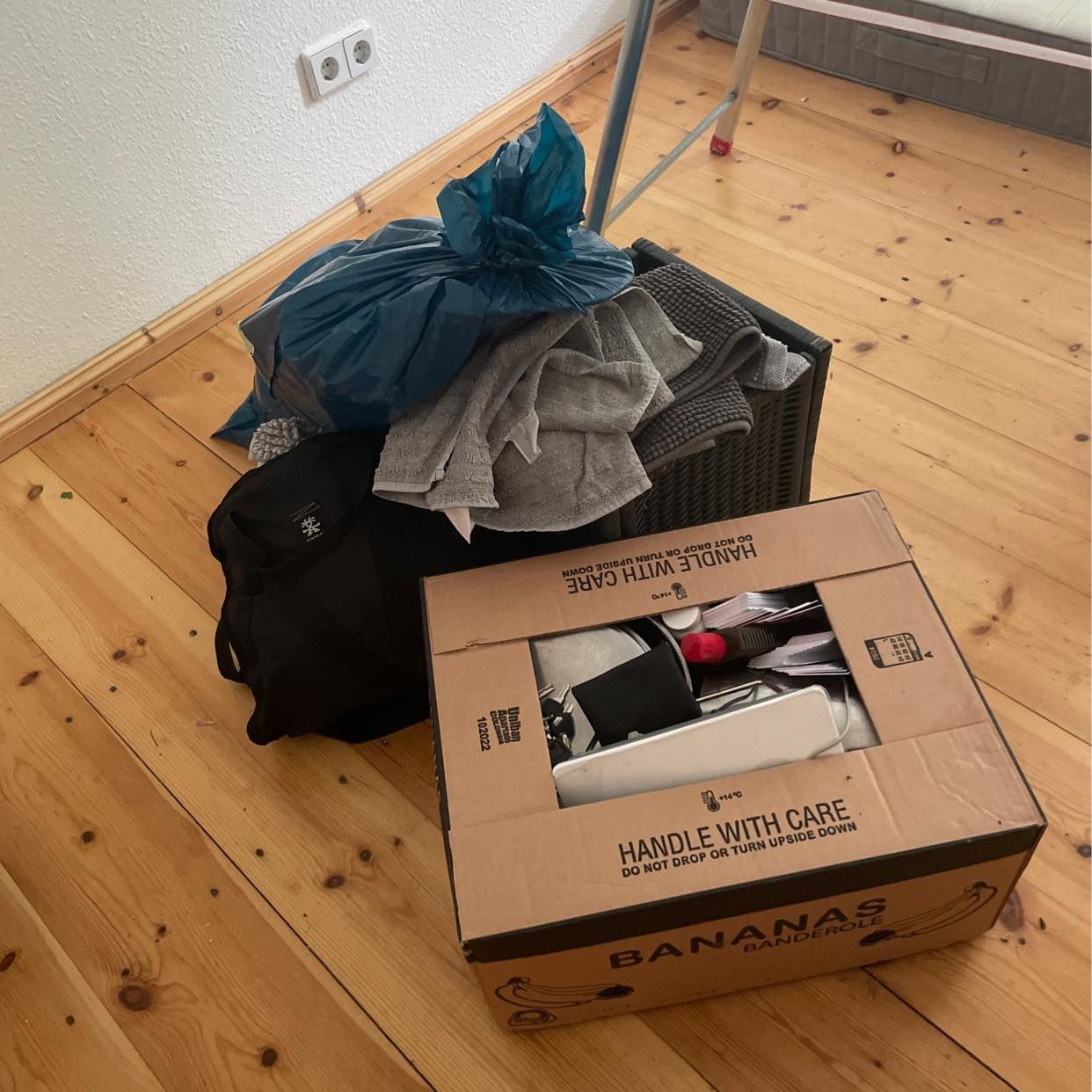 image of Moving and throwing away - 