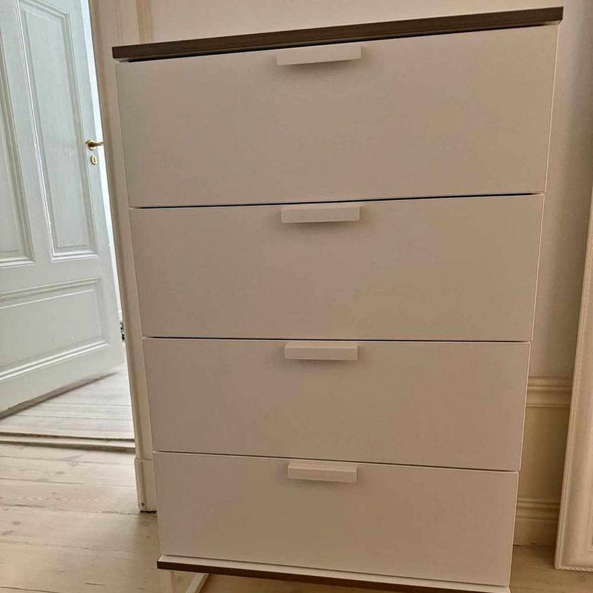 image of Small Ikea byrå - 