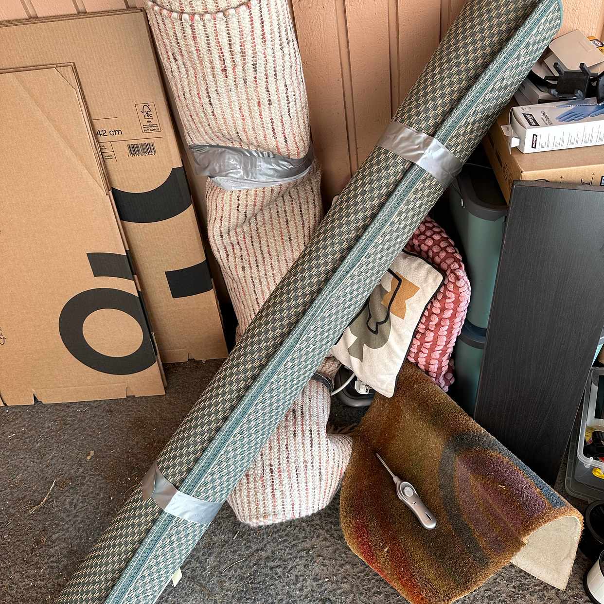image of Carpet, cardboard, textil - Vallentuna