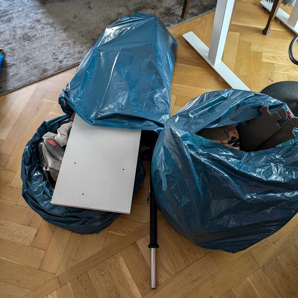 image of 3 bags with throwaway - Stockholm