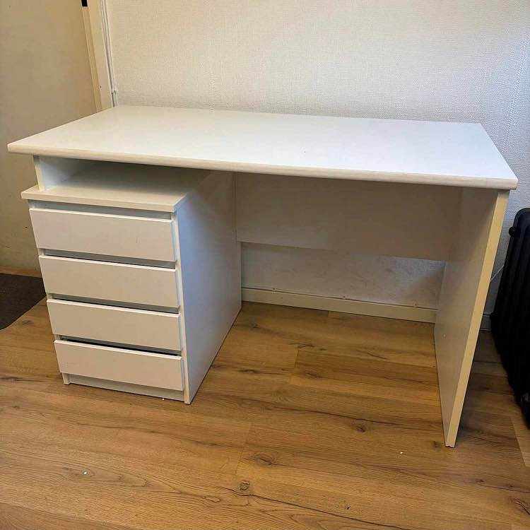 image of Skrivbord 110x70 - Bromma