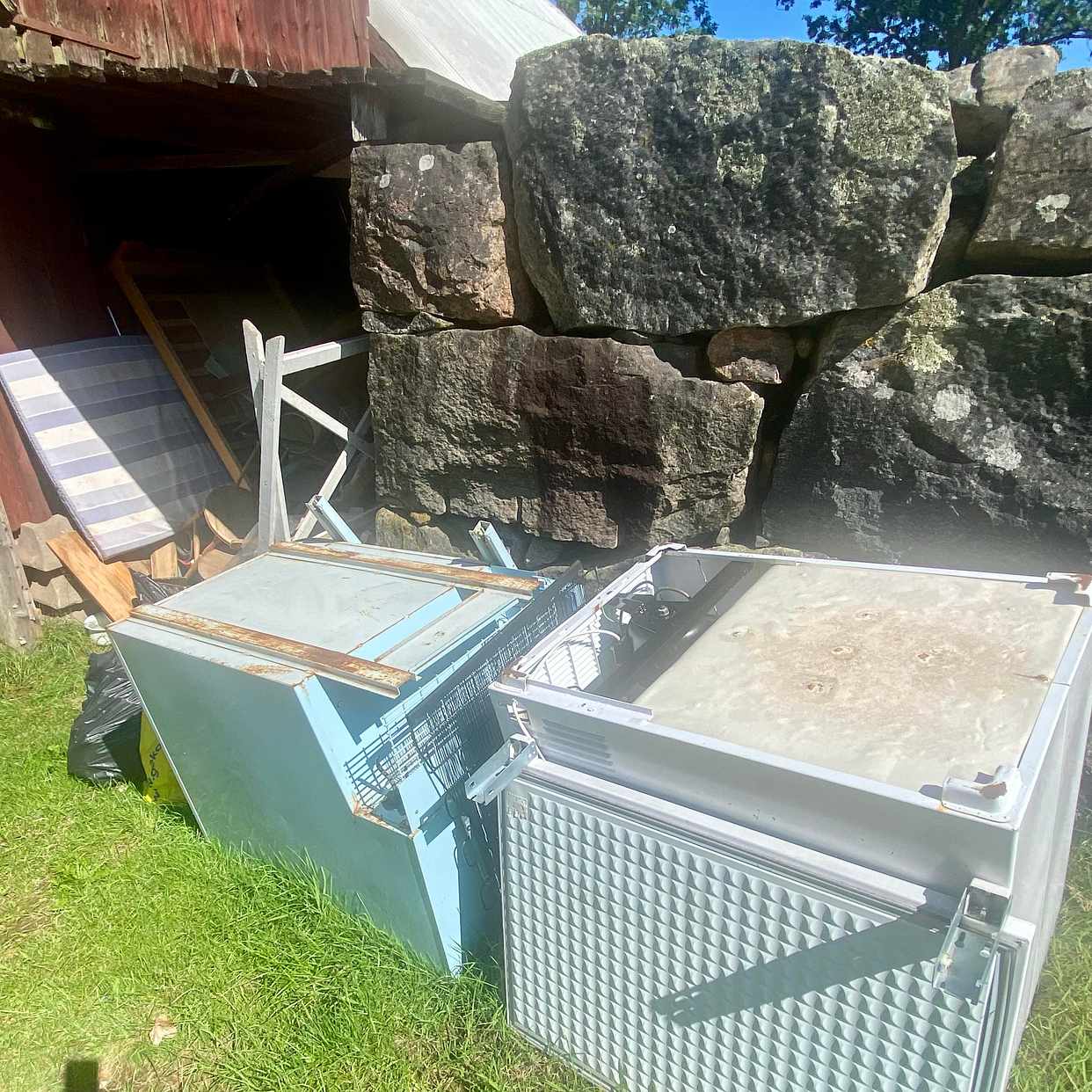 image of Brädor, 2 frysboxar, bygg - Reftele