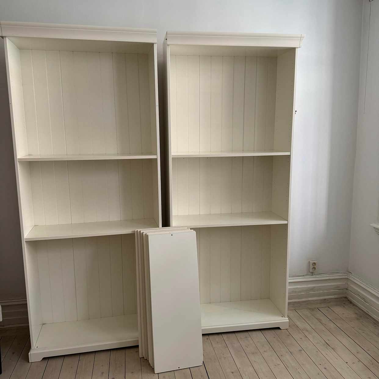 image of 2 x bokhylla, lådor - 