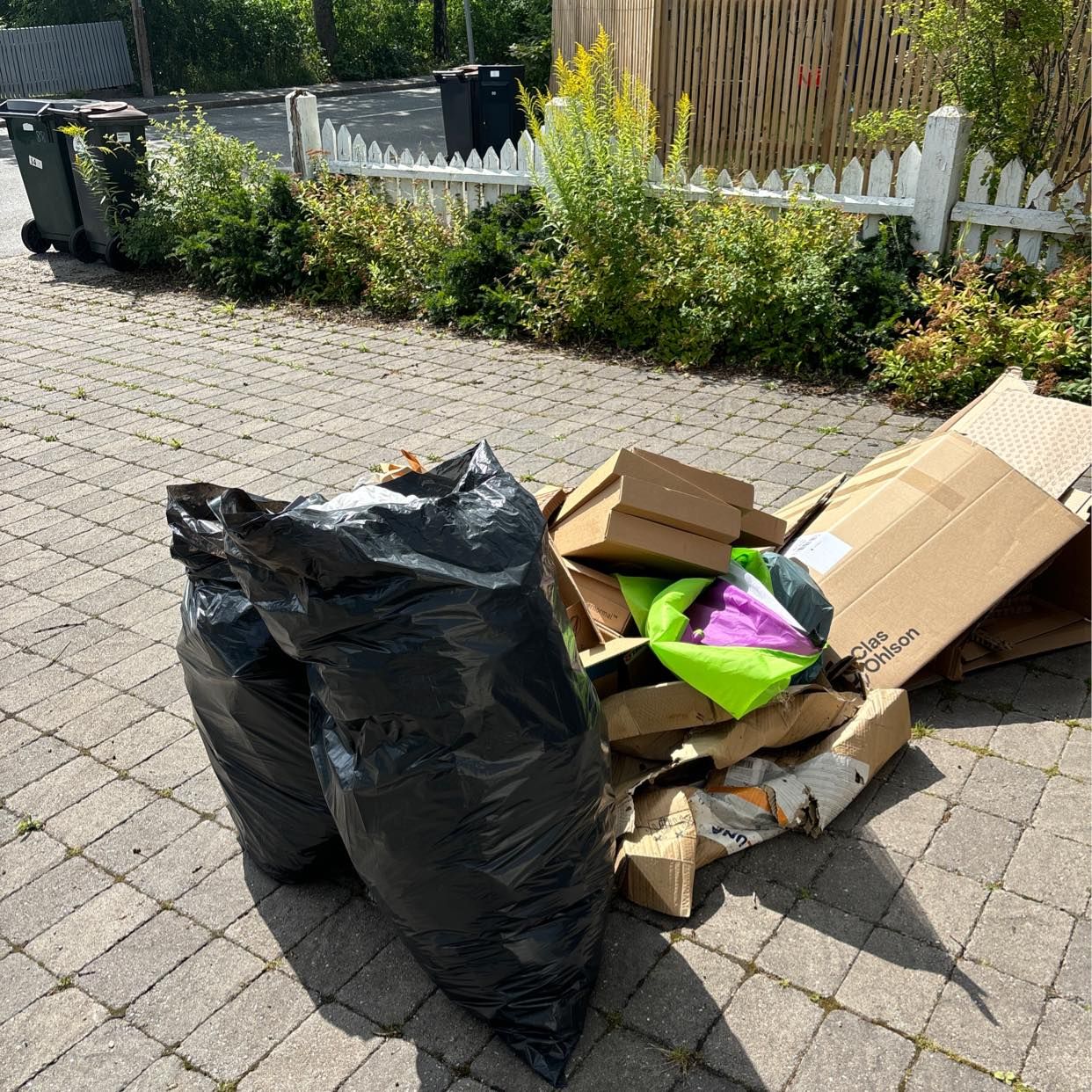 image of Mixed recycling and waste - Älvsjö