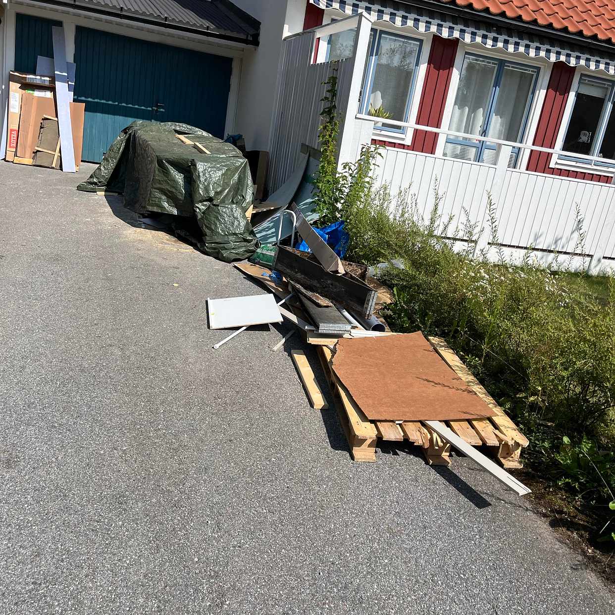 image of Garden and refurbishment - Täby