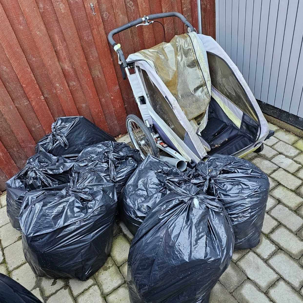 image of Sopsäckar och cykelvagn - Lerum