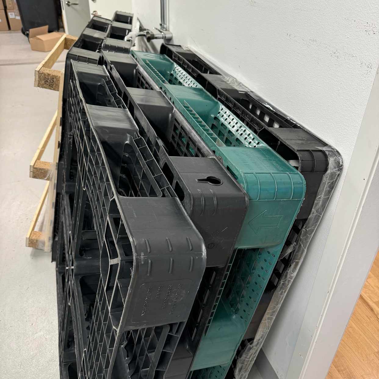 image of Hämta pallar6st plast - Stockholm