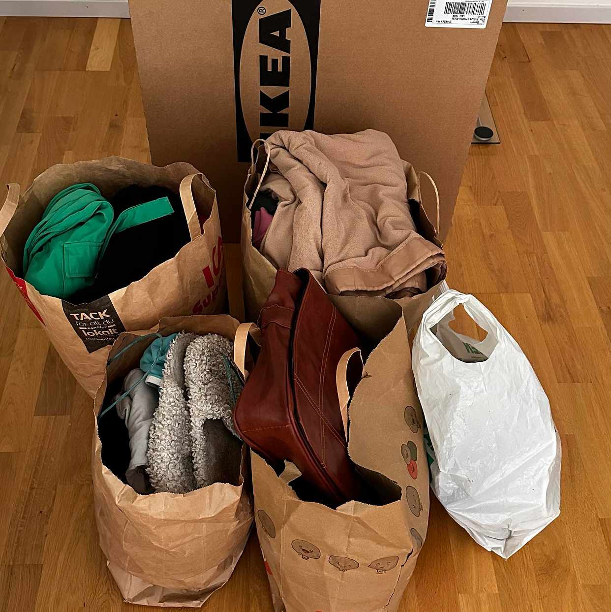 image of Clothes, electronics - Bromma