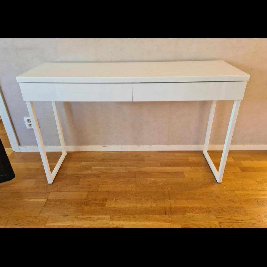 image of Hämta och lämna skrivbord - 