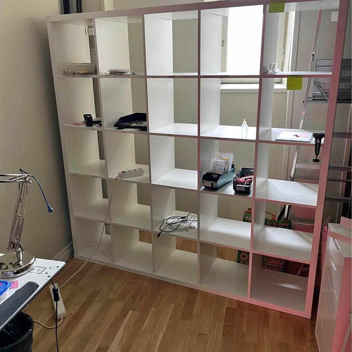 image of Leverans stor bokhylla - 