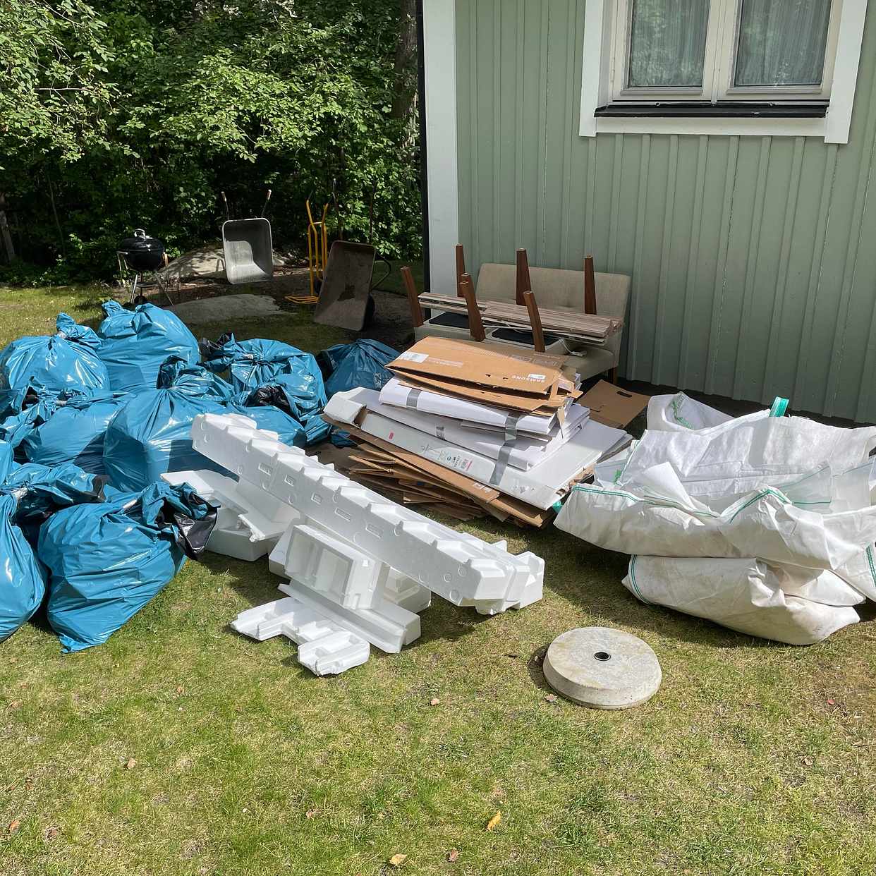image of Bortforsling av bråte - Bromma
