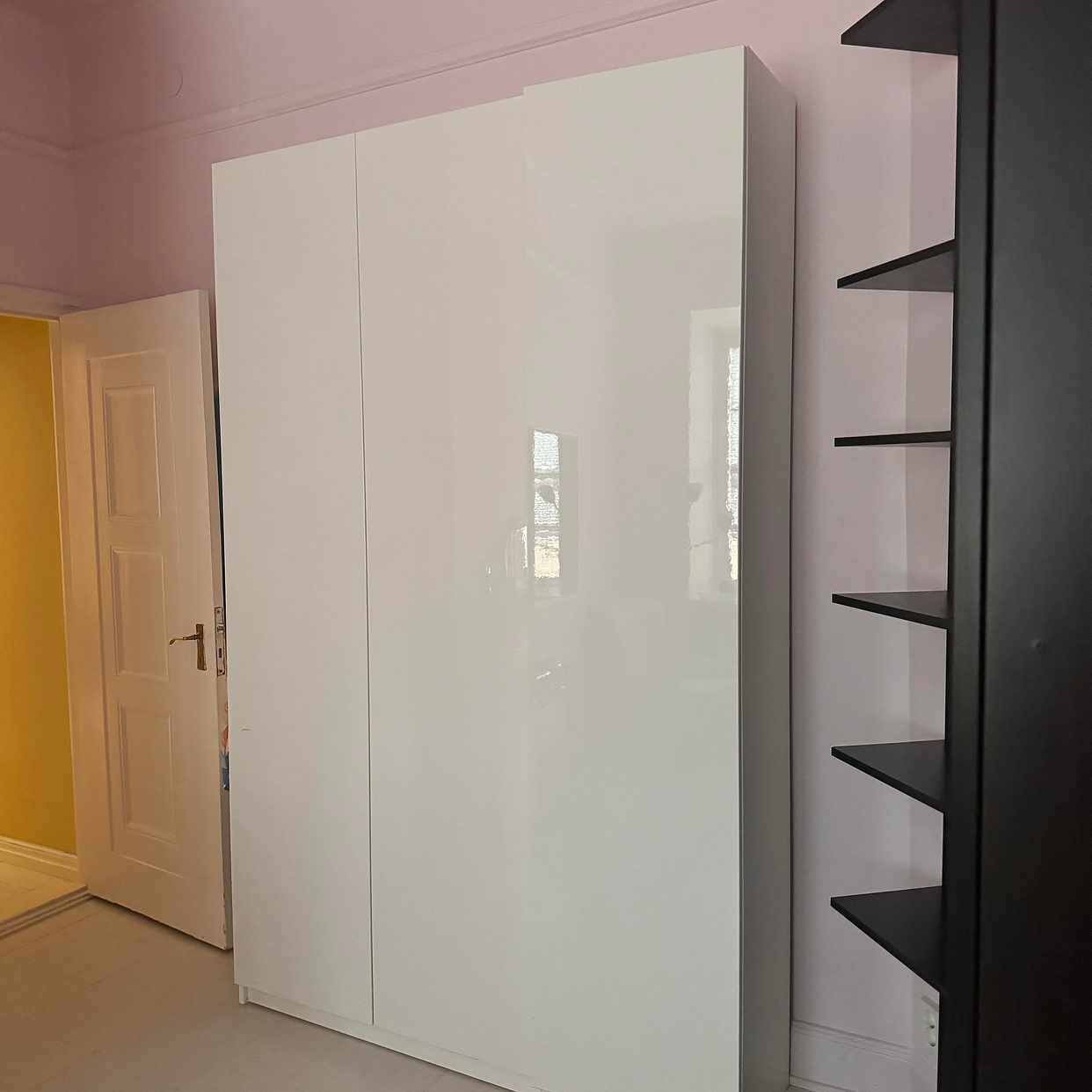 image of Wardrobe give away - Stockholm