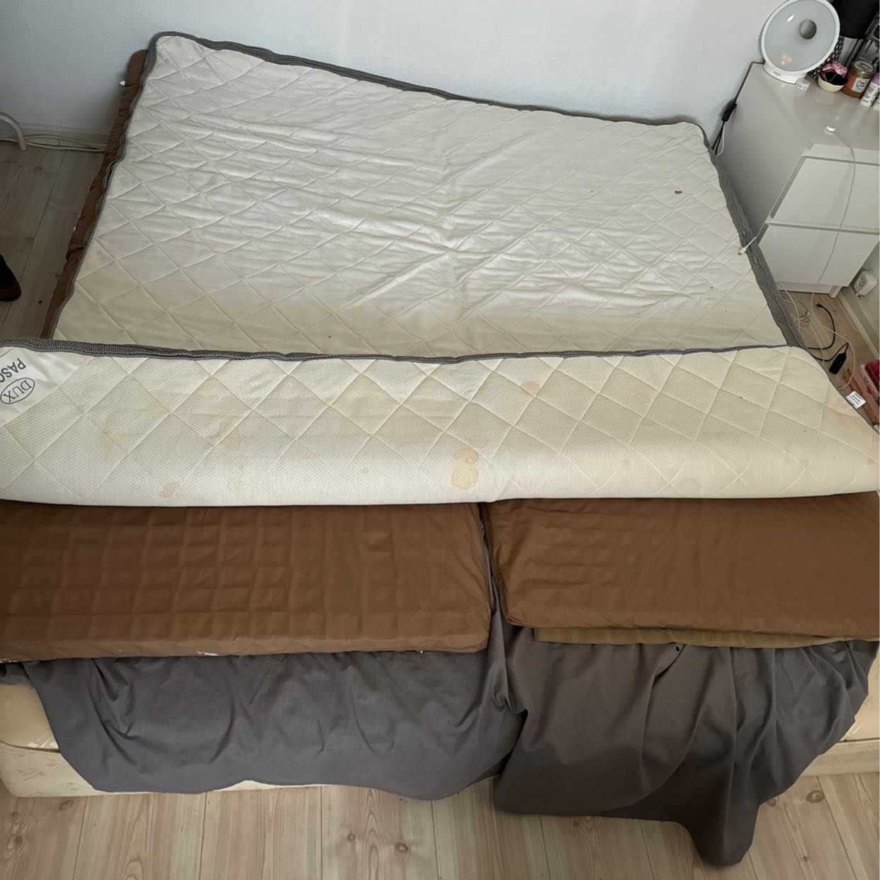 image of Disposal of old bed - Fullerstatorget