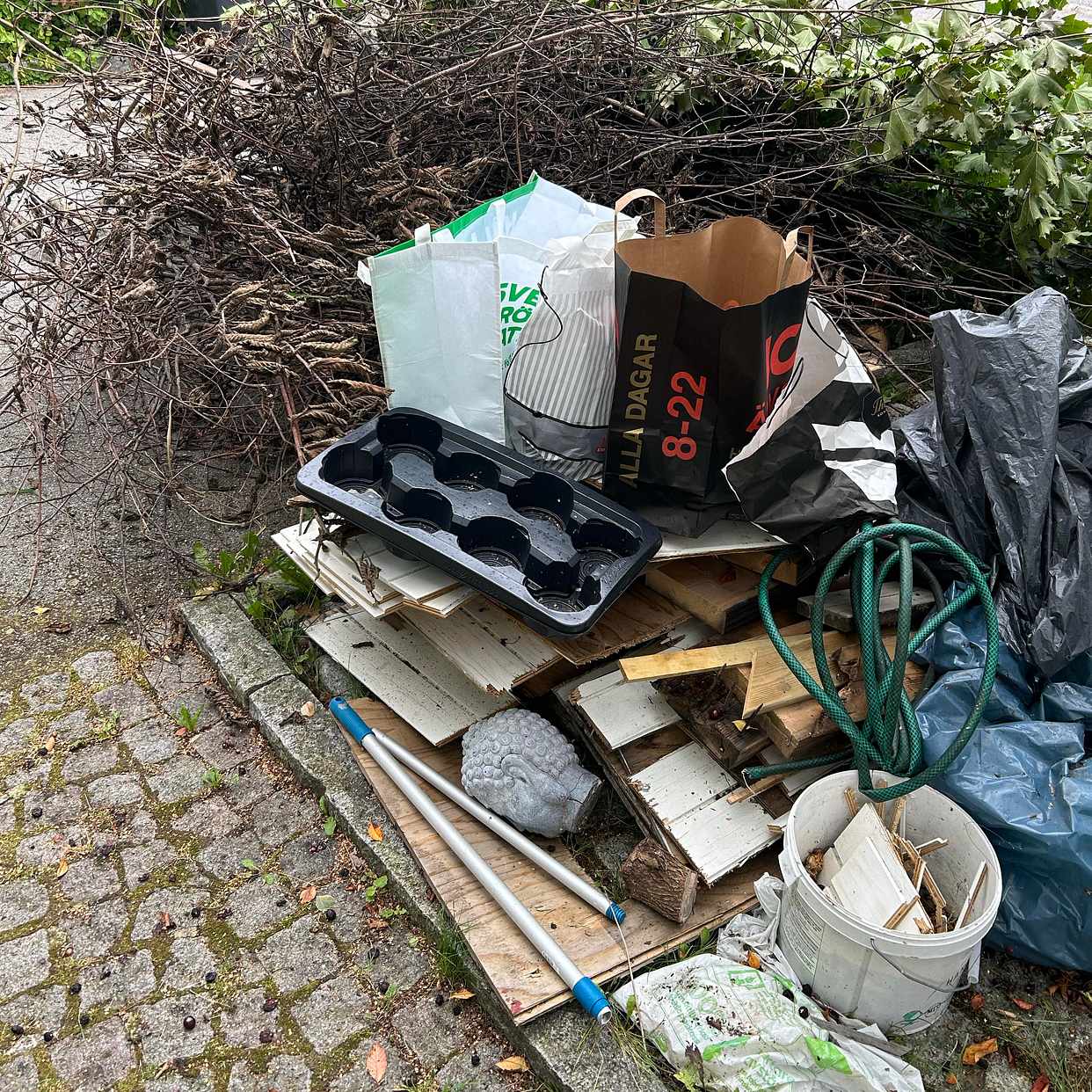 image of Trädgårdsavfall etc - Älvsjö