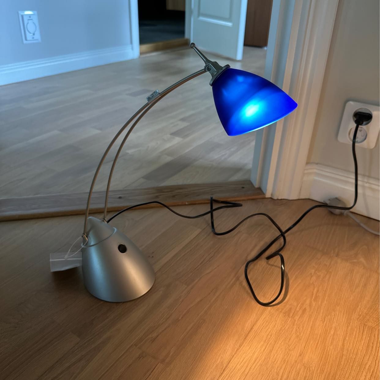 image of Bordslampa bortskänkes - Sollentuna