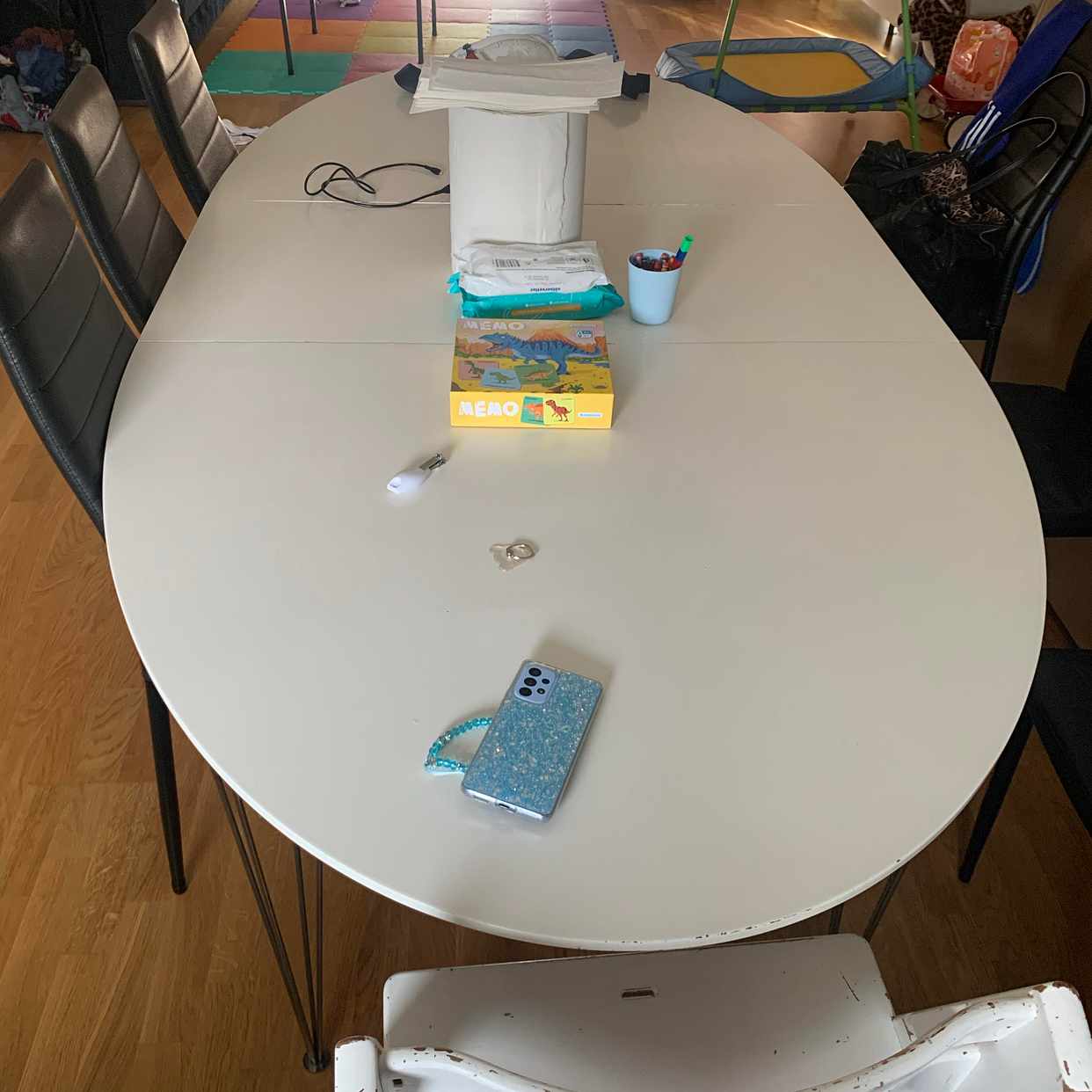 image of Kitchen table for free - Segeltorp
