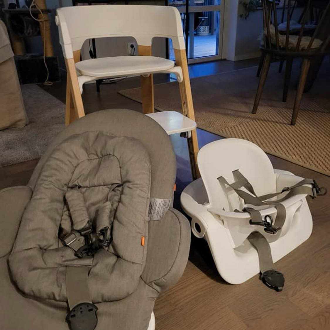 image of Barnstol med tillbehör - 