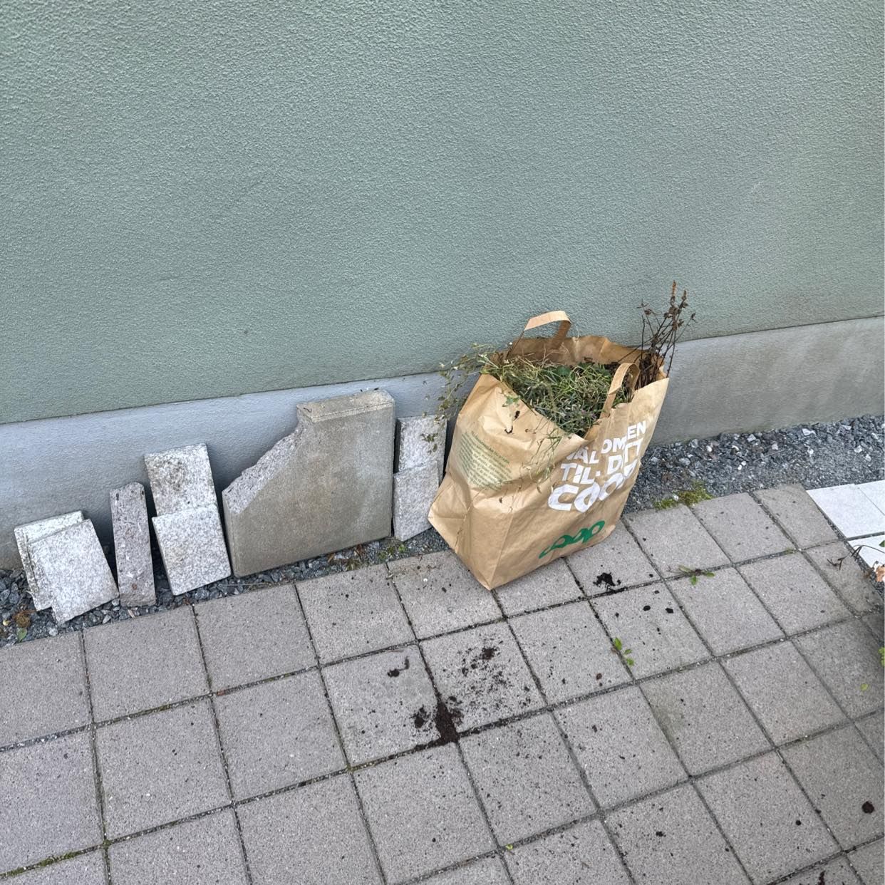 image of Stenar,  trädgårdsavfall - Stockholm