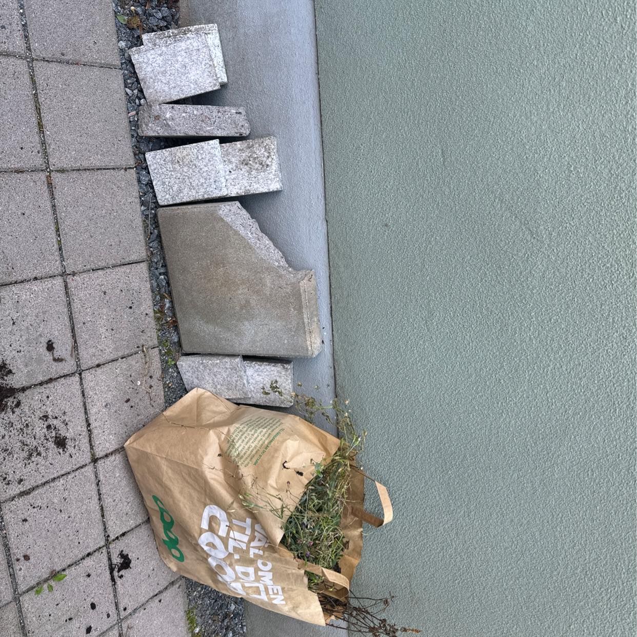 image of Stenar,  trädgårdsavfall - Stockholm
