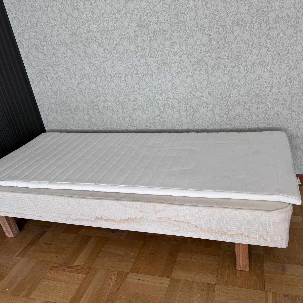 image of Bortskänkes säng 90 cm - Solna