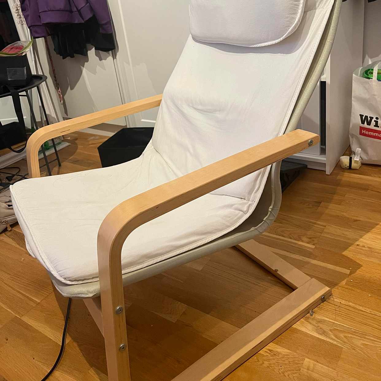 image of Ger bort gammal stol! - Göteborg