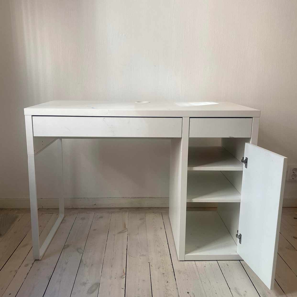 image of 2 skrivbord, höj & sänk - Stockholm