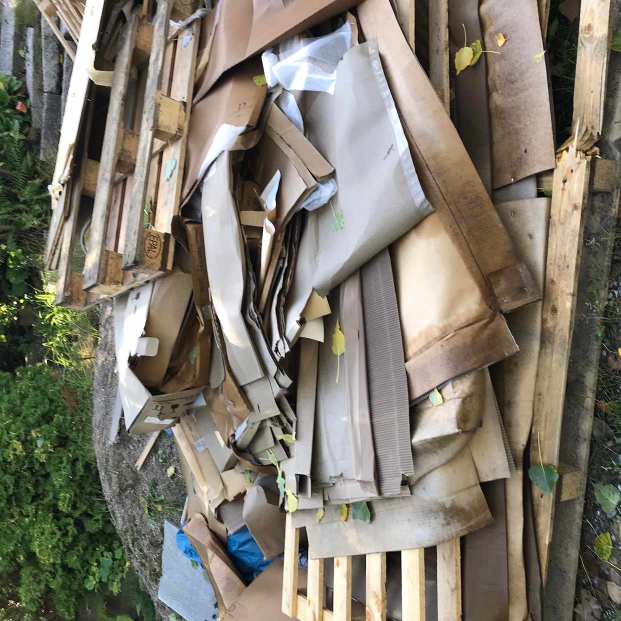 image of Rester efter rivet kök - Boo