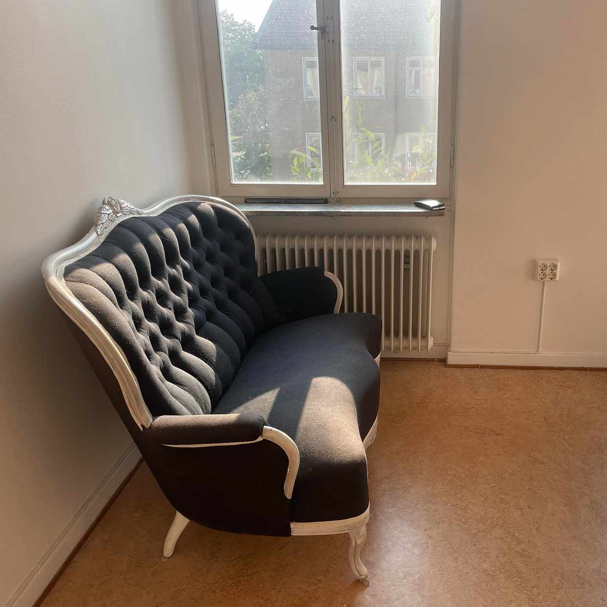 image of Liten soffa till tippen - Stockholm