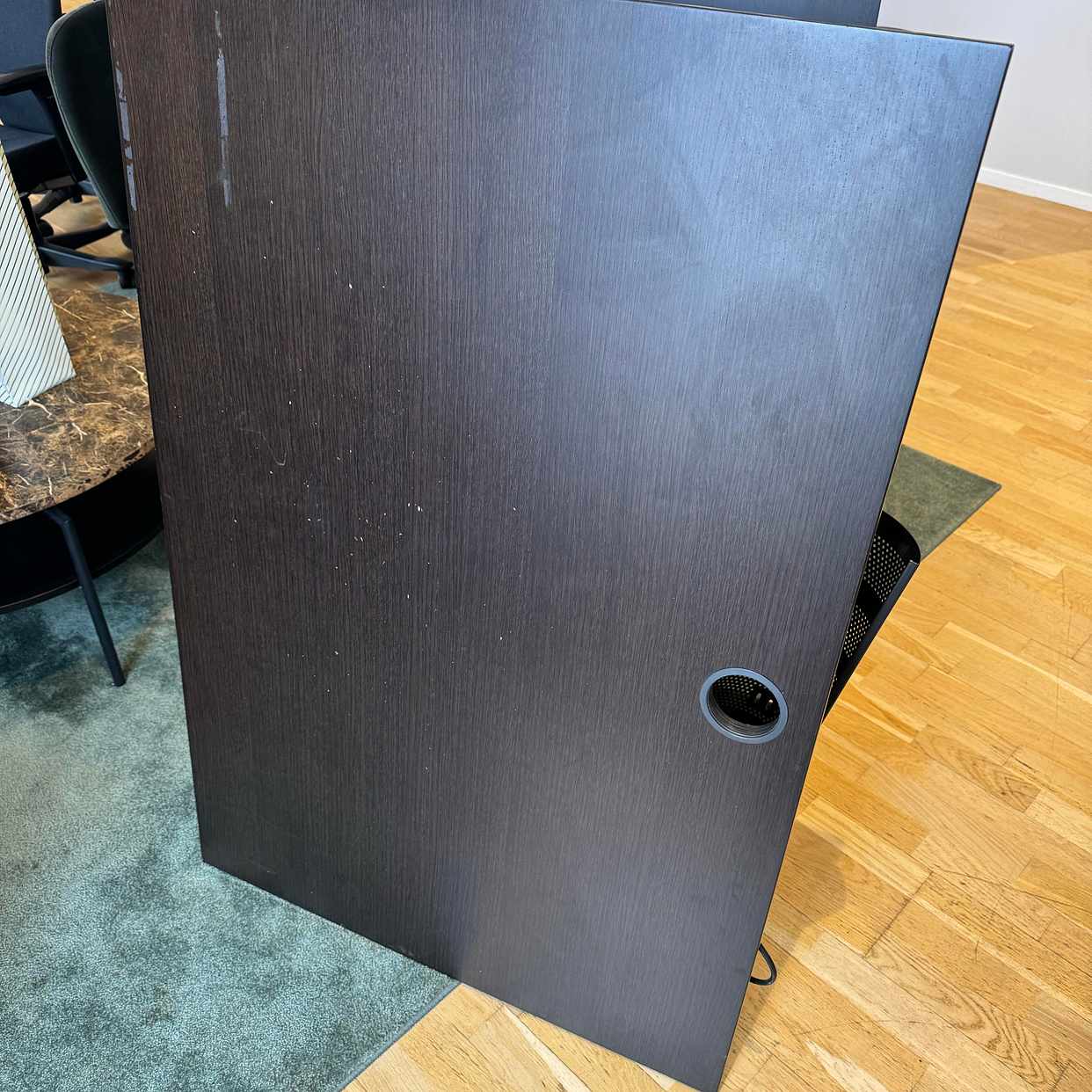 image of Två skrivbord och stolar - 