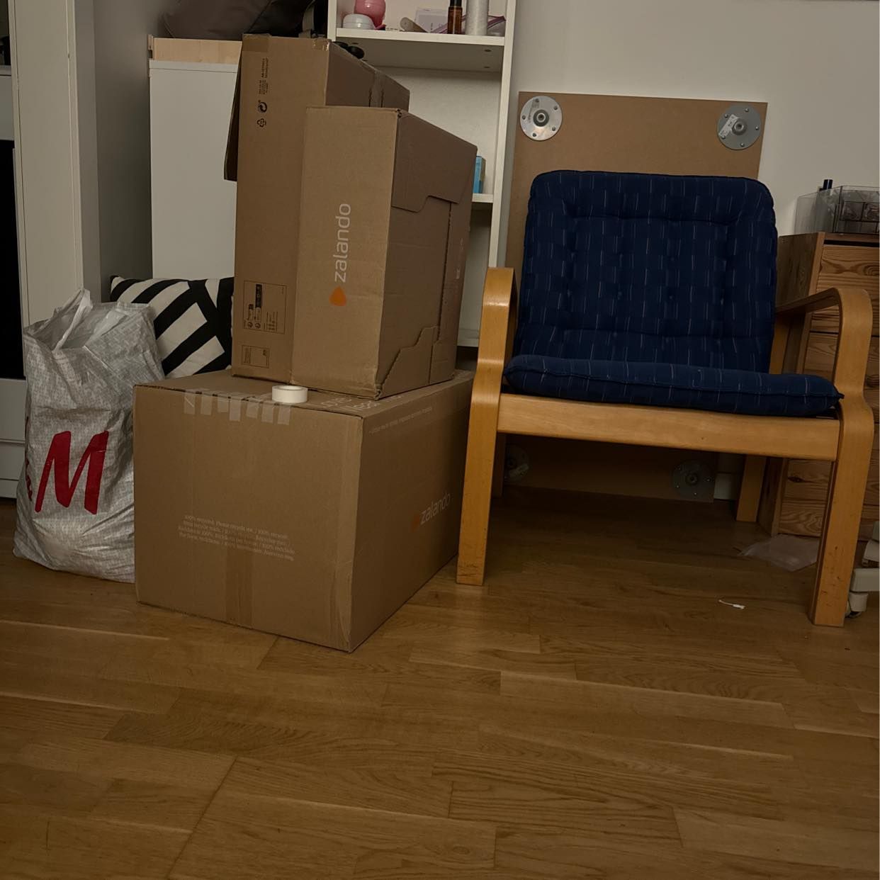 image of Boxes for moving home - 