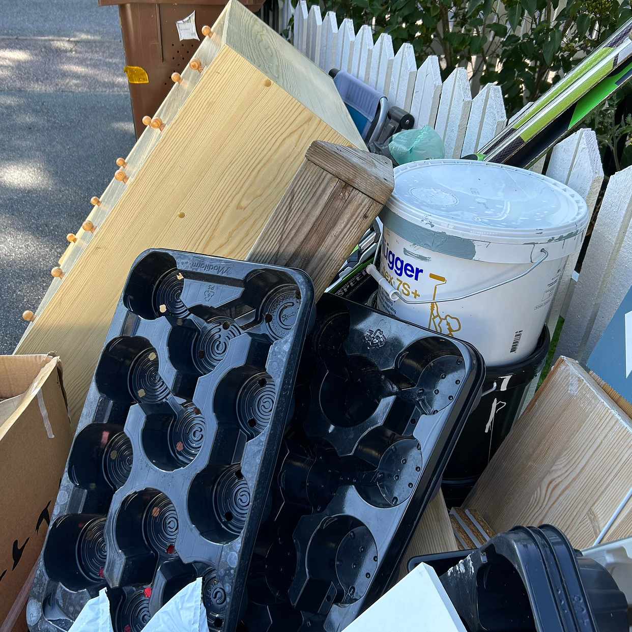 image of Skräp till återvinning - Saltsjö-Boo