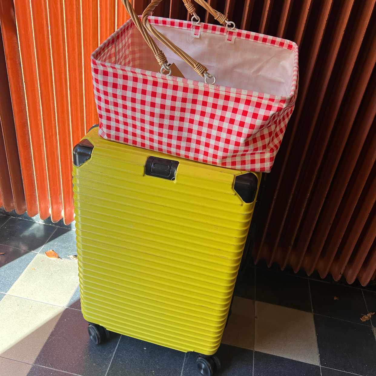 image of free suitcase picnic bask - Stockholm