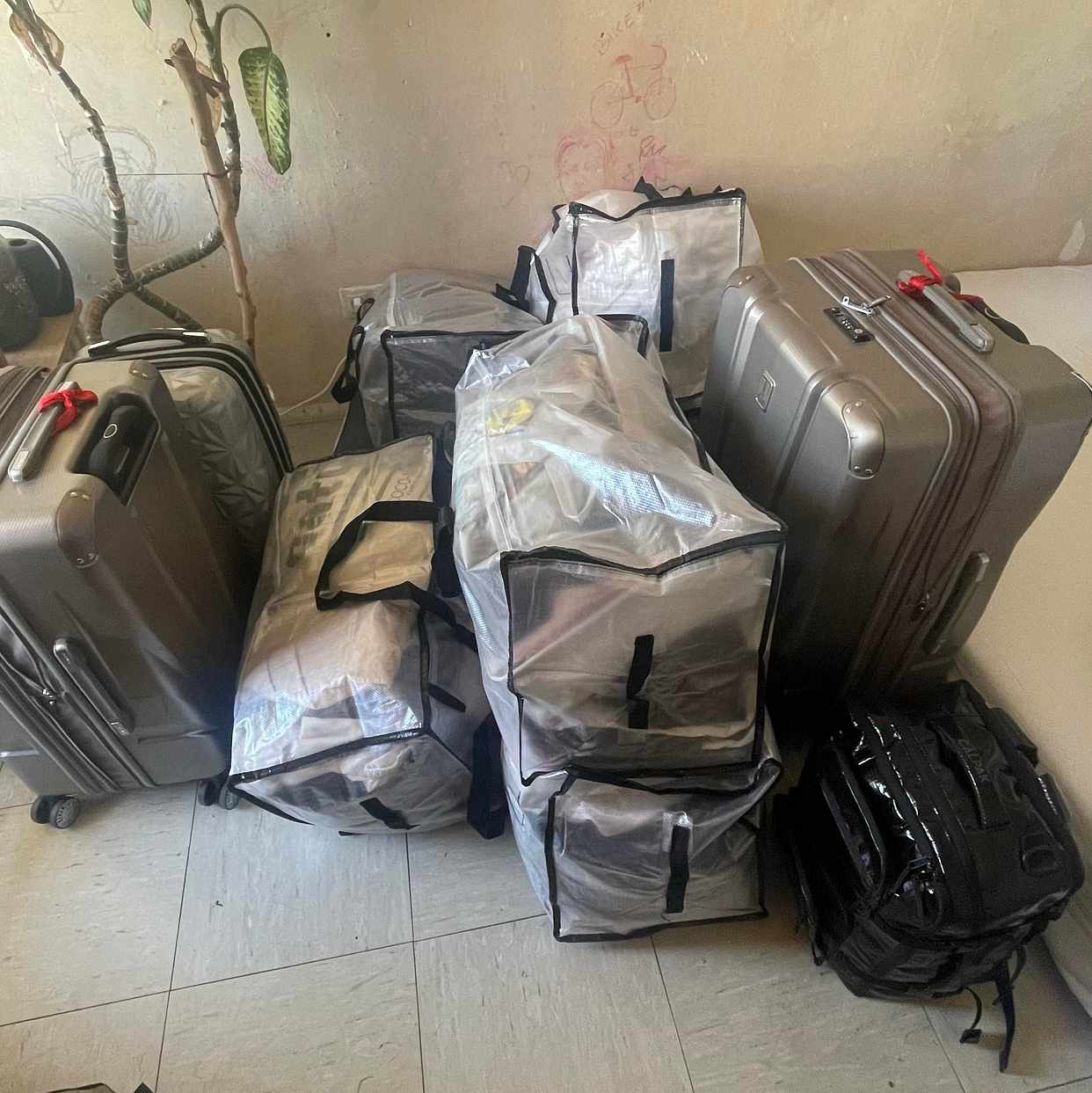 image of 6 Boxes + 3 Luggage - 