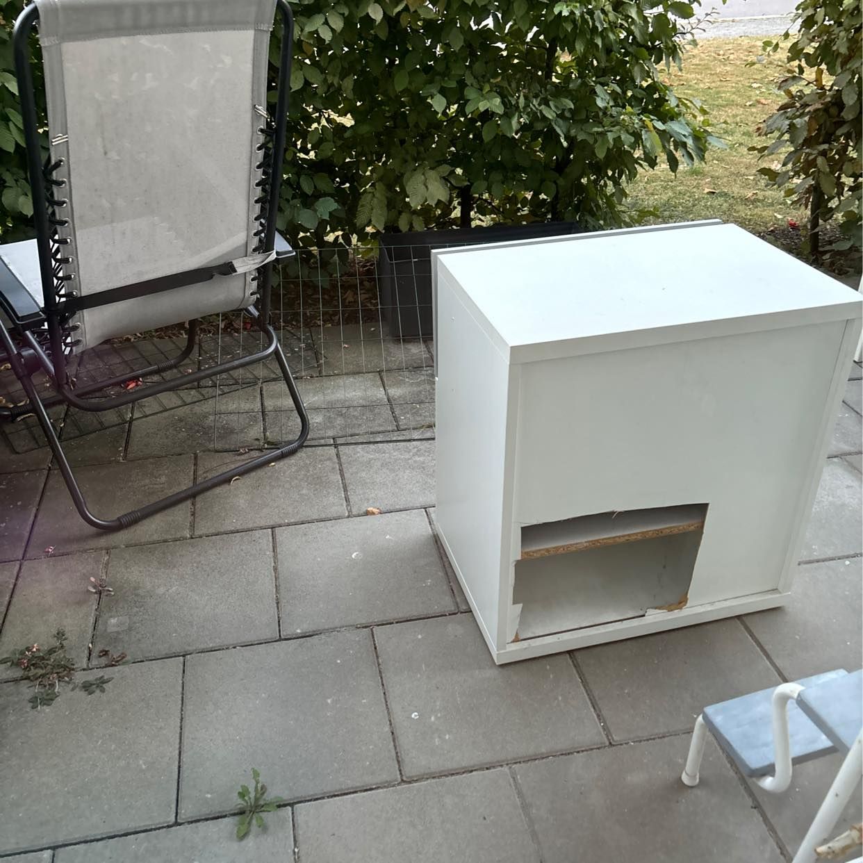 image of Bortskänkes, liten tvbänk - Kalkbrottet